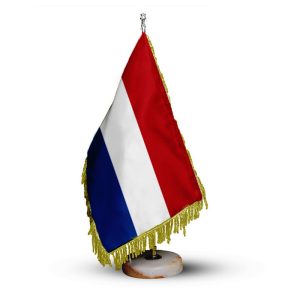 پرچم هلند دور ریشه